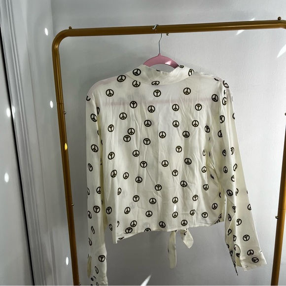 New ModCloth Tie Front Cropped Peace Sign Button Down Shirt Large - Picture 4 of 6
